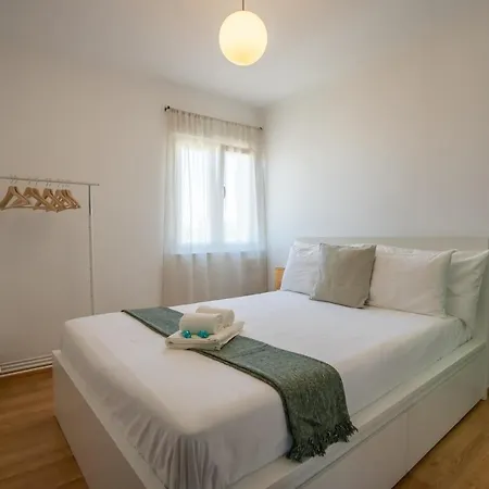 Olivais River View Apartment *