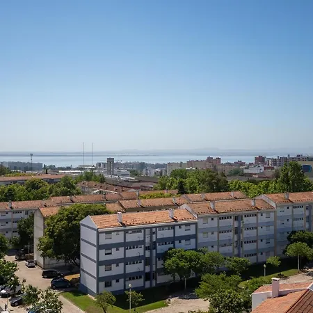Olivais River View *